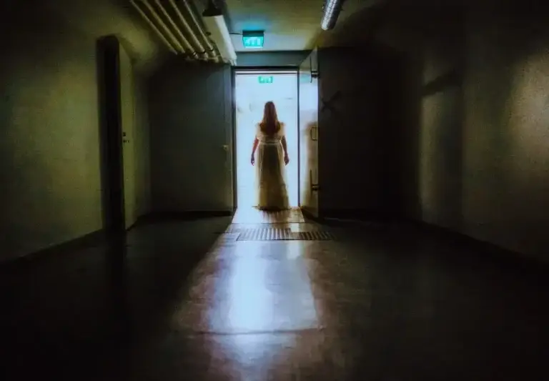 Jännitystä polttareissa hylätyssä sairaalassa